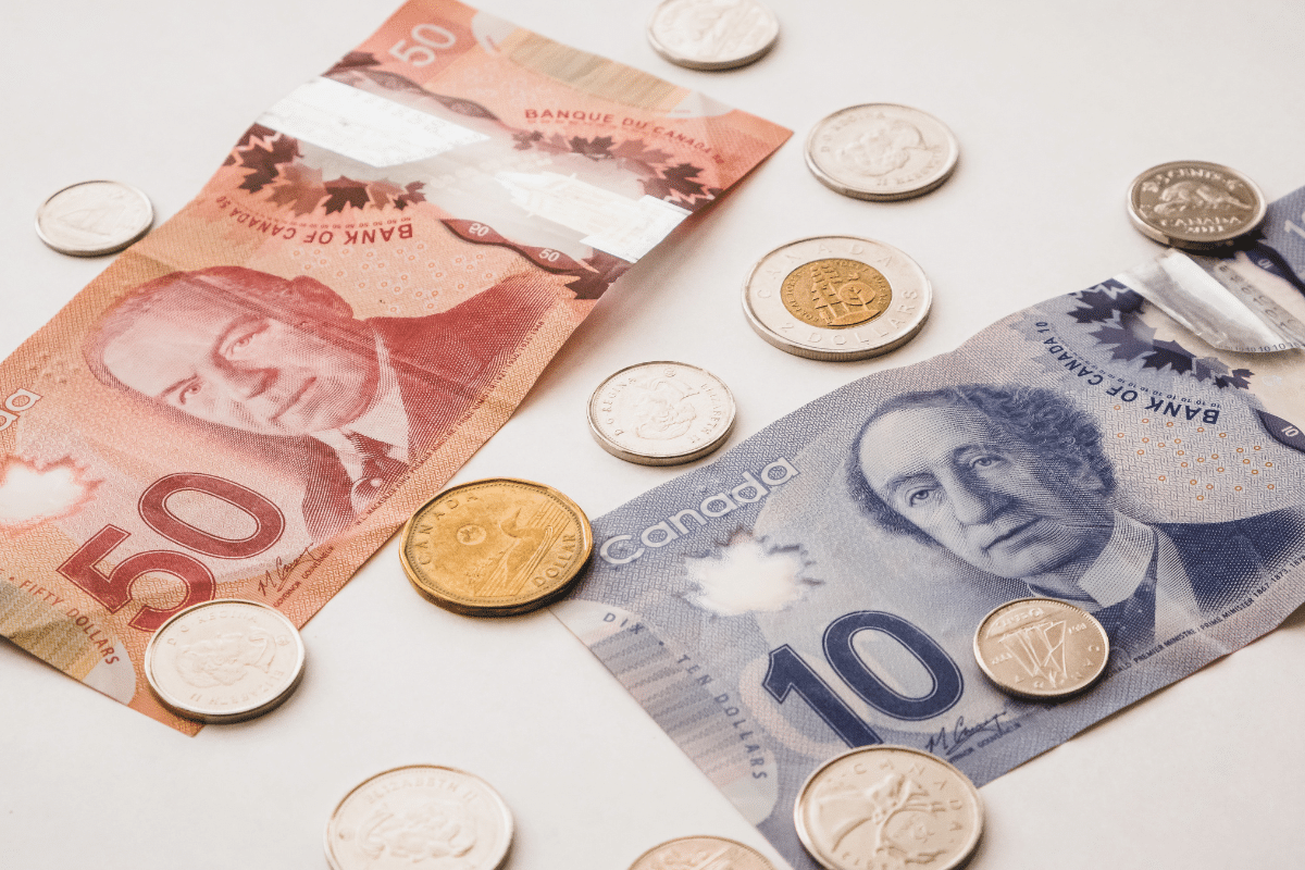 tipping in canada